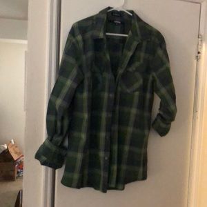 Rue21 long sleeve green plaid shirt